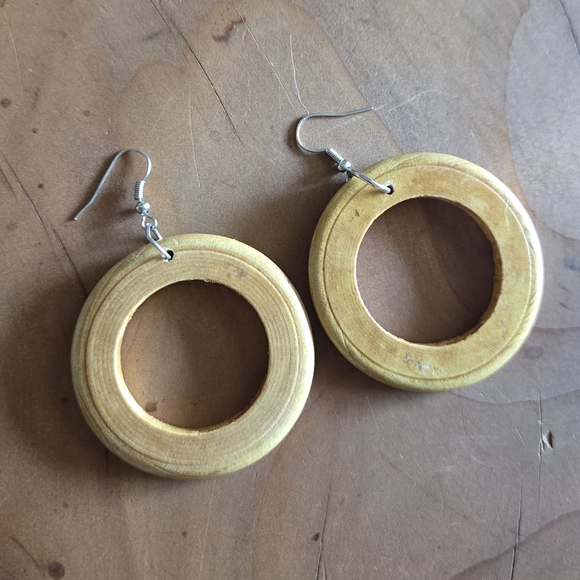 SOLD - Vintage Wood Hoop Earrings / Light Brown Hoops - Picture 4 of 4